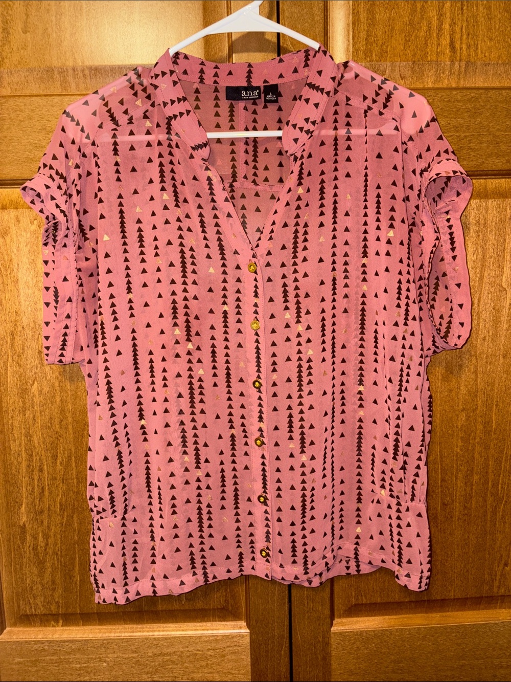 a.n.a Pink Short Sleeve Button Front Blouse with Triangle Print